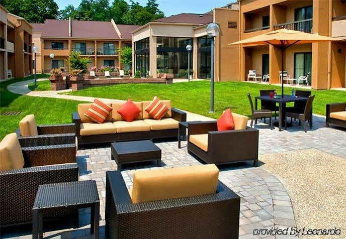 คอร์ตยาร์ด โพห์คีปซี Hotel โพห์คิปซี ภายนอก รูปภาพ
