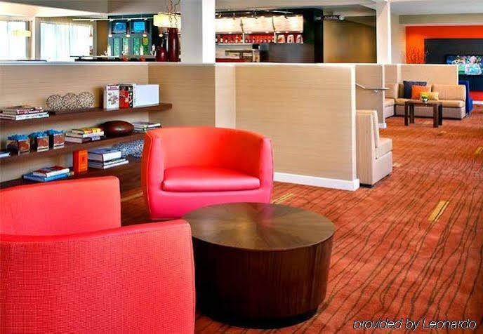 คอร์ตยาร์ด โพห์คีปซี Hotel โพห์คิปซี ภายนอก รูปภาพ
