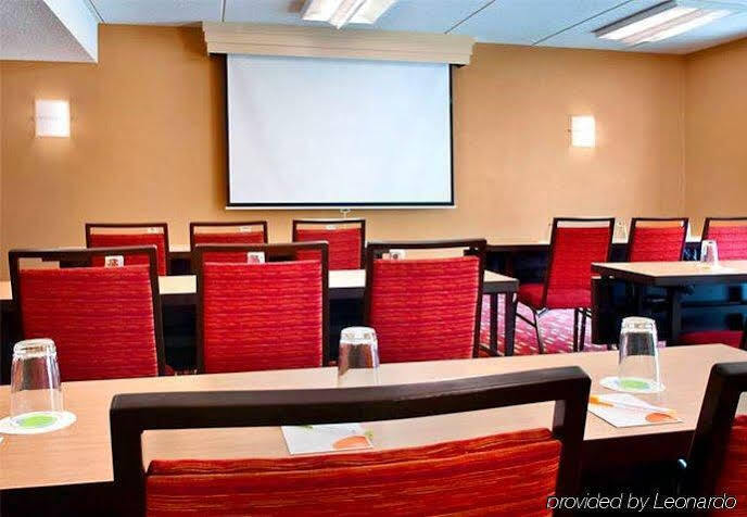 คอร์ตยาร์ด โพห์คีปซี Hotel โพห์คิปซี ภายนอก รูปภาพ