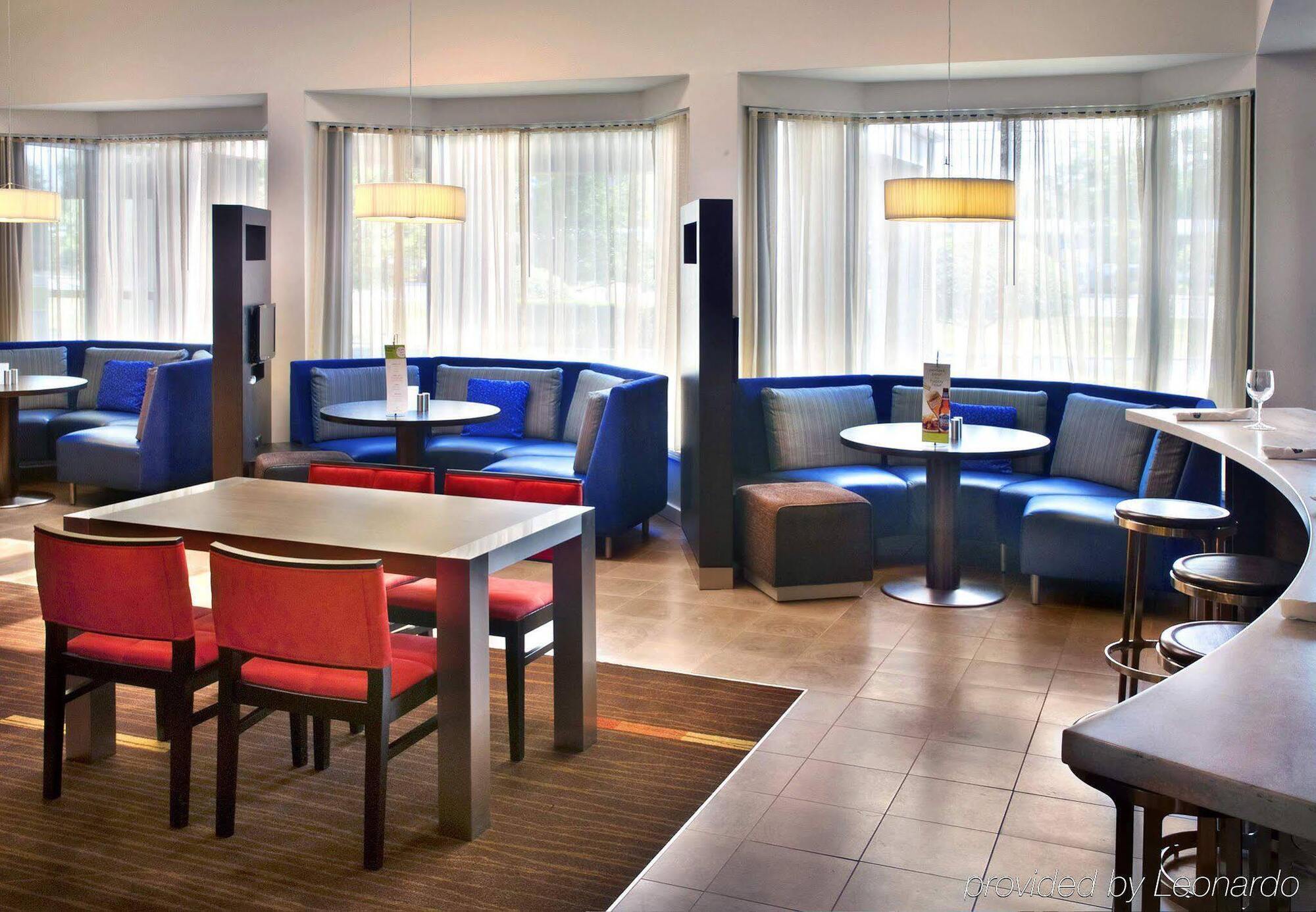 คอร์ตยาร์ด โพห์คีปซี Hotel โพห์คิปซี ภายนอก รูปภาพ